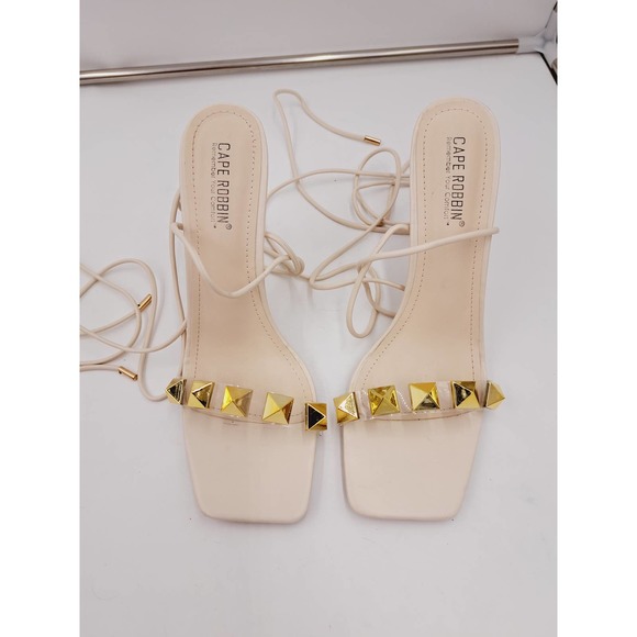 Cape Robbin Aigo Cream Lace Up Leg  Clear Strap Goldtone Studs 11 - Picture 4 of 8